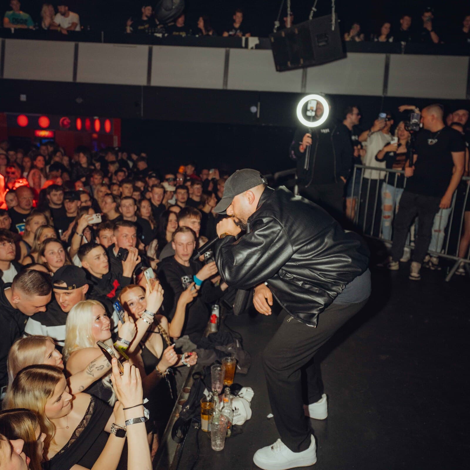 LOKIMITDERMASKE live photo